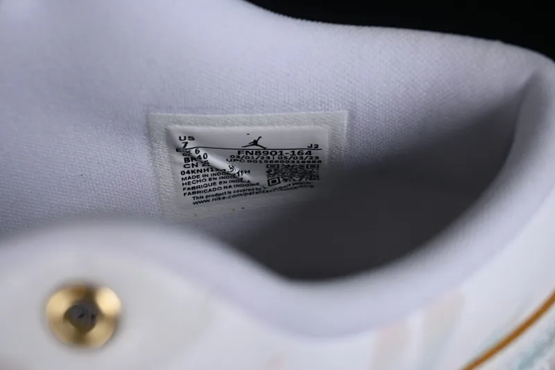 All Categories Air Jordan Jordan Series Basketball Shoes Air Jordan 1 Low Air Jordan 1 Low AJ1 Joe 1 Year of the Dragon Limited New Chinese Style Customization Steam Puppet-Third Prince Ao Bing Low State Cultural Casual Shoes FN8901-164